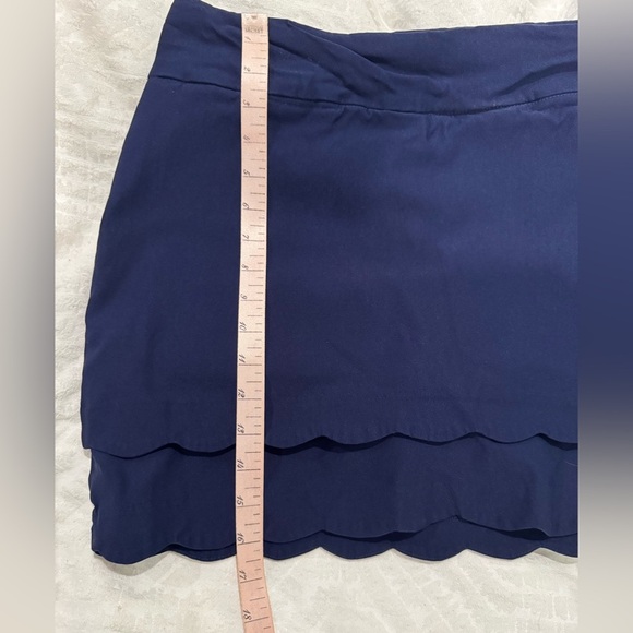 Crown & Ivy Navy Blue Scalloped Hem Elastic Waist Pull On Mini Skort - Picture 7 of 7